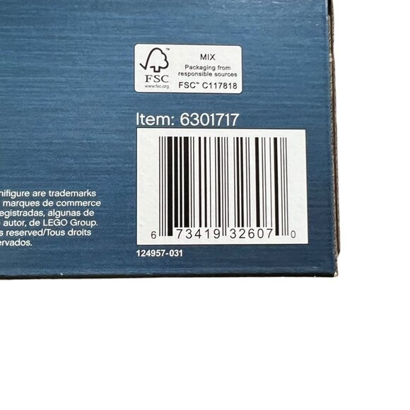 LEGO 40416 Ice Skating Rink Limited Edition Building Toy Set NIB NEW - Picture 3 of 4